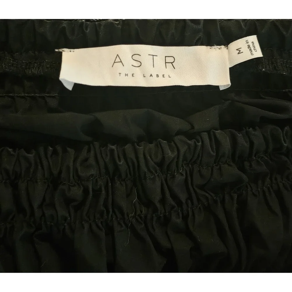 ASTR the Label: Women's, Savina Smocked Puff Sleeve Top‎ Black Size Medium